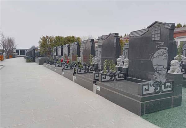 西安閻良漢皇樹葬墓園的具體地址是什么？墓園是否提供免費班車服務？