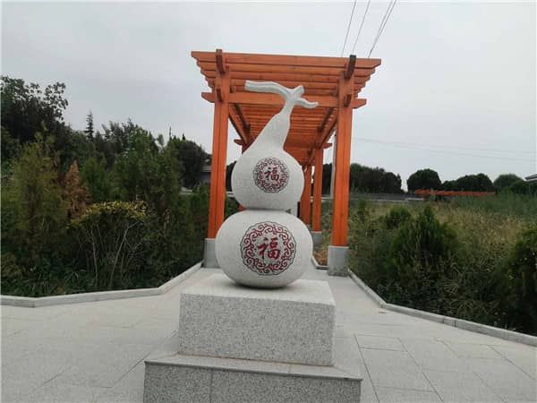 西安漢皇樹葬墓園提供的草坪葬方式有哪些特點？為何能成為家屬緬懷逝者的理想選擇？