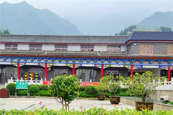 西安九龍山公墓在價格標(biāo)示方面采取了哪些措施來確保公開透明？這對客戶有何積極影響？