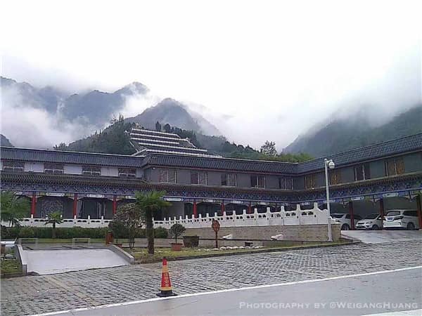 如果想了解更多關于西安九龍山公墓的服務內容，應該如何操作？