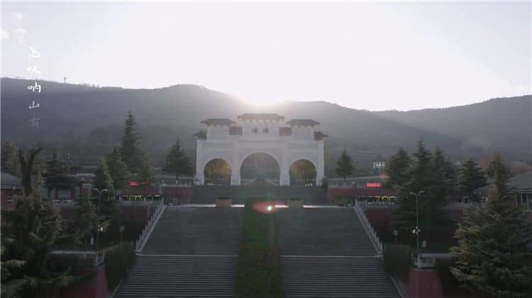 前往西安霸陵墓園祭掃，除了自駕外還有哪些便捷的公共交通方式？