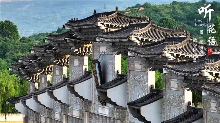 西安霸陵墓園新區(qū)在服務(wù)流程中如何體現(xiàn)“開拓、創(chuàng)新、拼搏、發(fā)展”的理念?