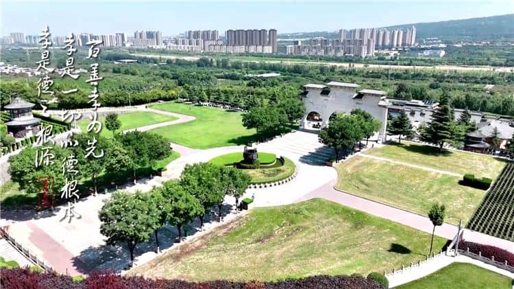 西安霸陵墓園的地理位置和交通便利性如何？