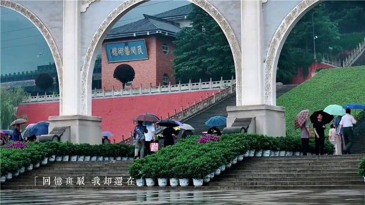 西安霸陵墓園位于哪個區(qū)域，其交通便捷性如何？