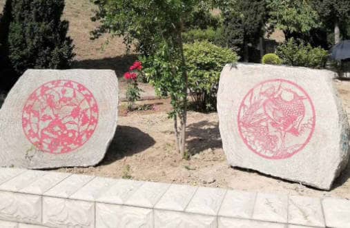 涇陽臥龍山福園在西安公墓市場中的定位是什么？它有哪些獨(dú)特之處？