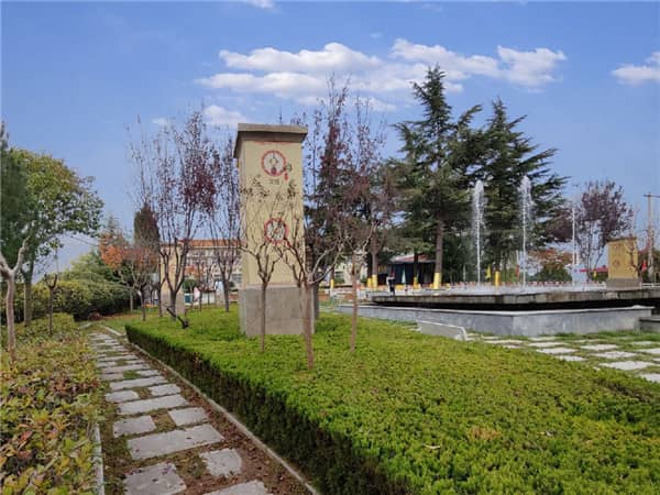 依山傍水 · 覽盡古今 —— 西安鎬京骨灰墓園地理環境介紹